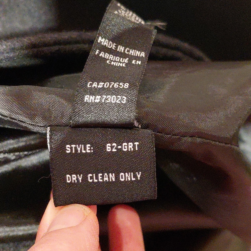 Elegant Black Long Coat with Button Details - Picture 13 of 13